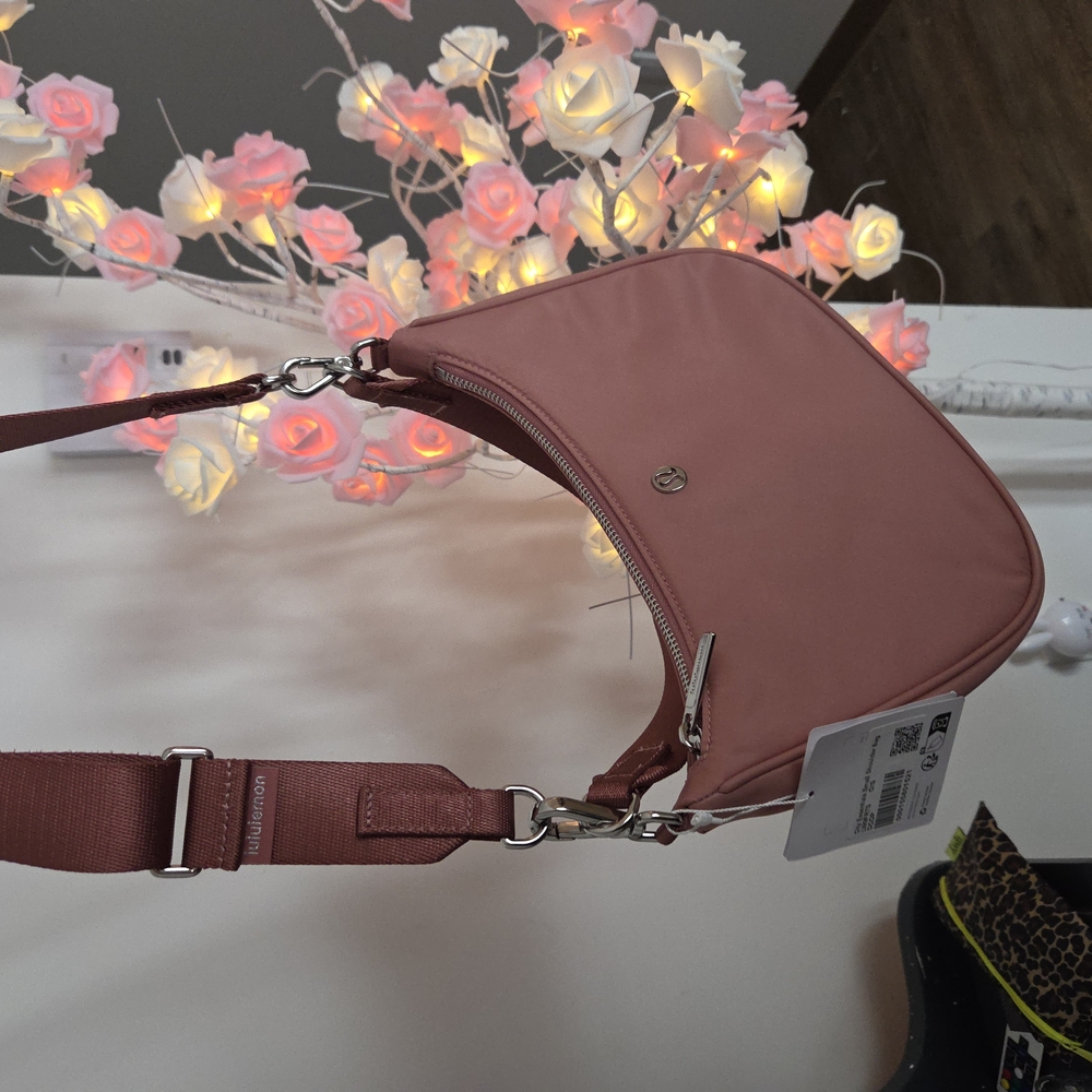 City Essentials Small Shoulder Bag Lululemon